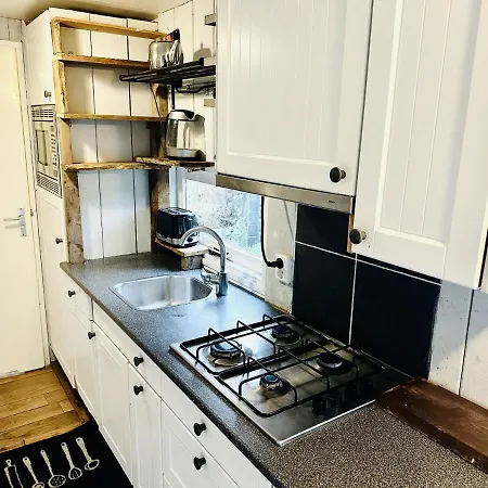 Aday - With 1 Bedroom And Office Пюттен